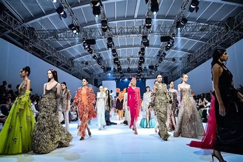  De Jakarta Fashion Week: Een explosie van kleur en een lanceringsplatform voor de Indonesische mode-industrie